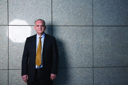 Δρ Αθανάσιος Μπέκος είναι χειρουργός ουρολόγος Διευθυντής Β’ Ουρολογικής Κλινικής του Ιατρικού Διαβαλκανικού Θεσσαλονίκης και ένας εκ των δύο επικεφαλής της ουρολογικής οµάδας U4U.