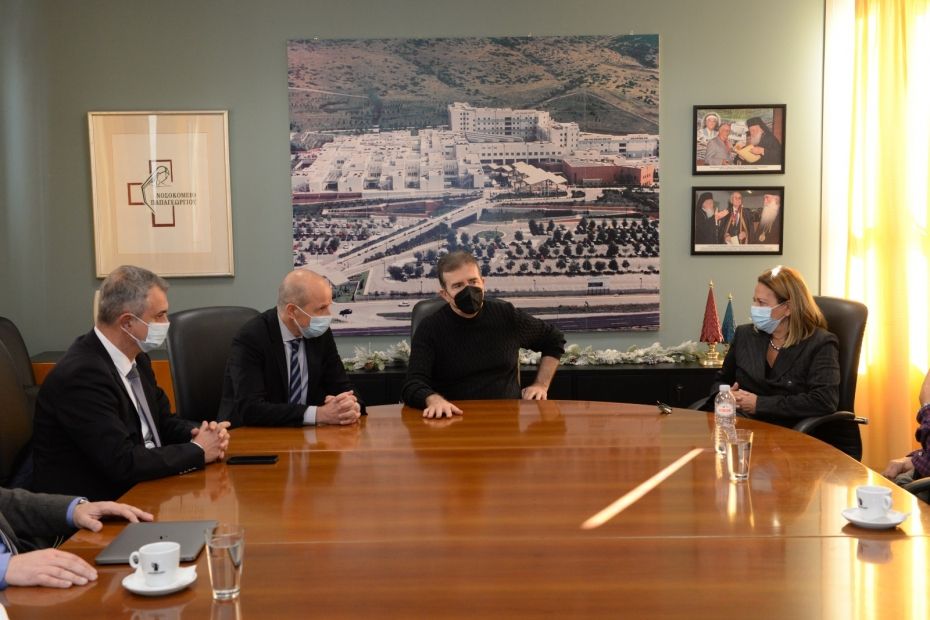 Νοσοκομείο «Παπαγεωργίου»: Επίσκεψη Χρυσοχοΐδη στη Μονάδα Εγκεφαλικών